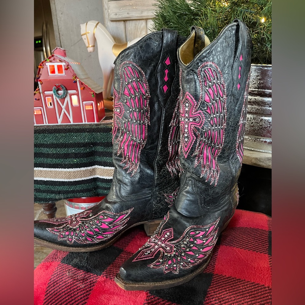 Women’s Corral Boots!!